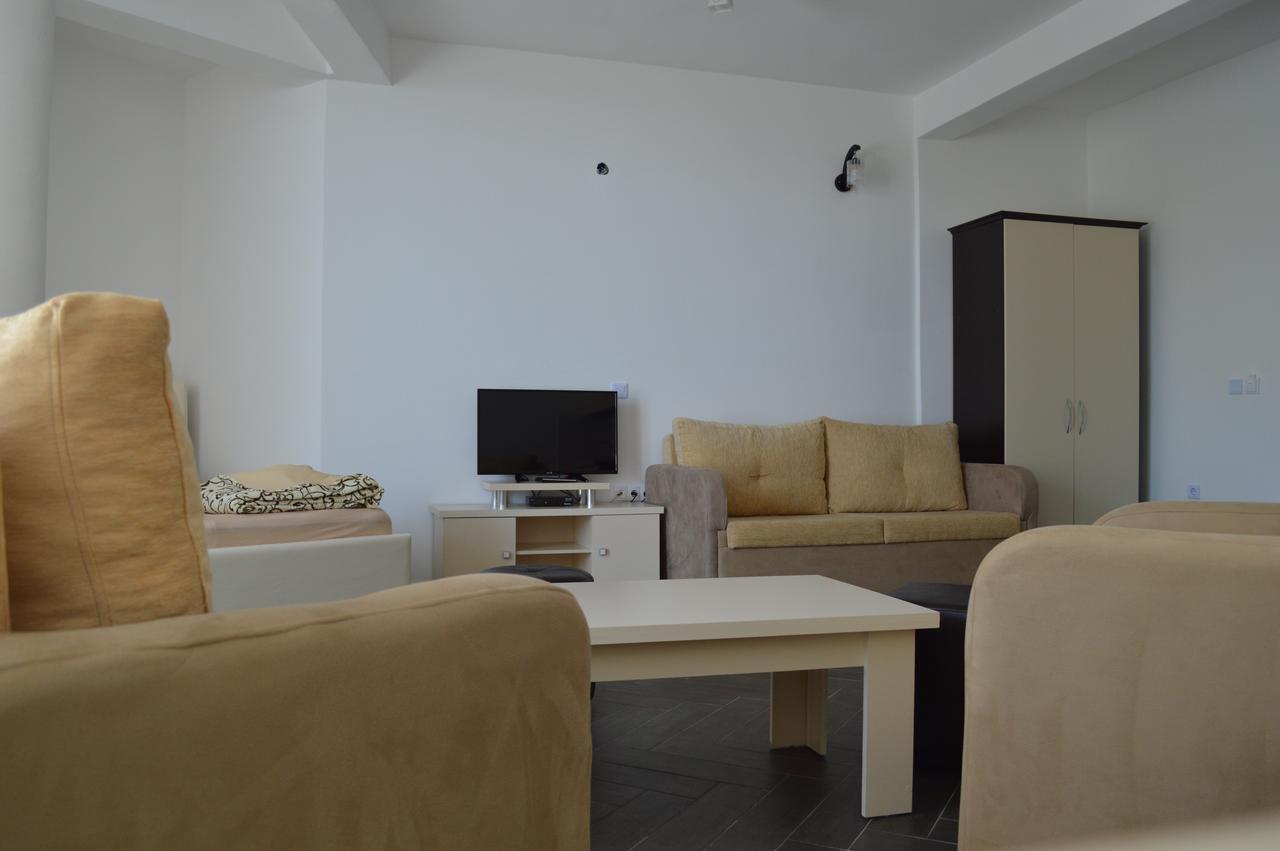 Novalic Hotel Dobra Voda Extérieur photo