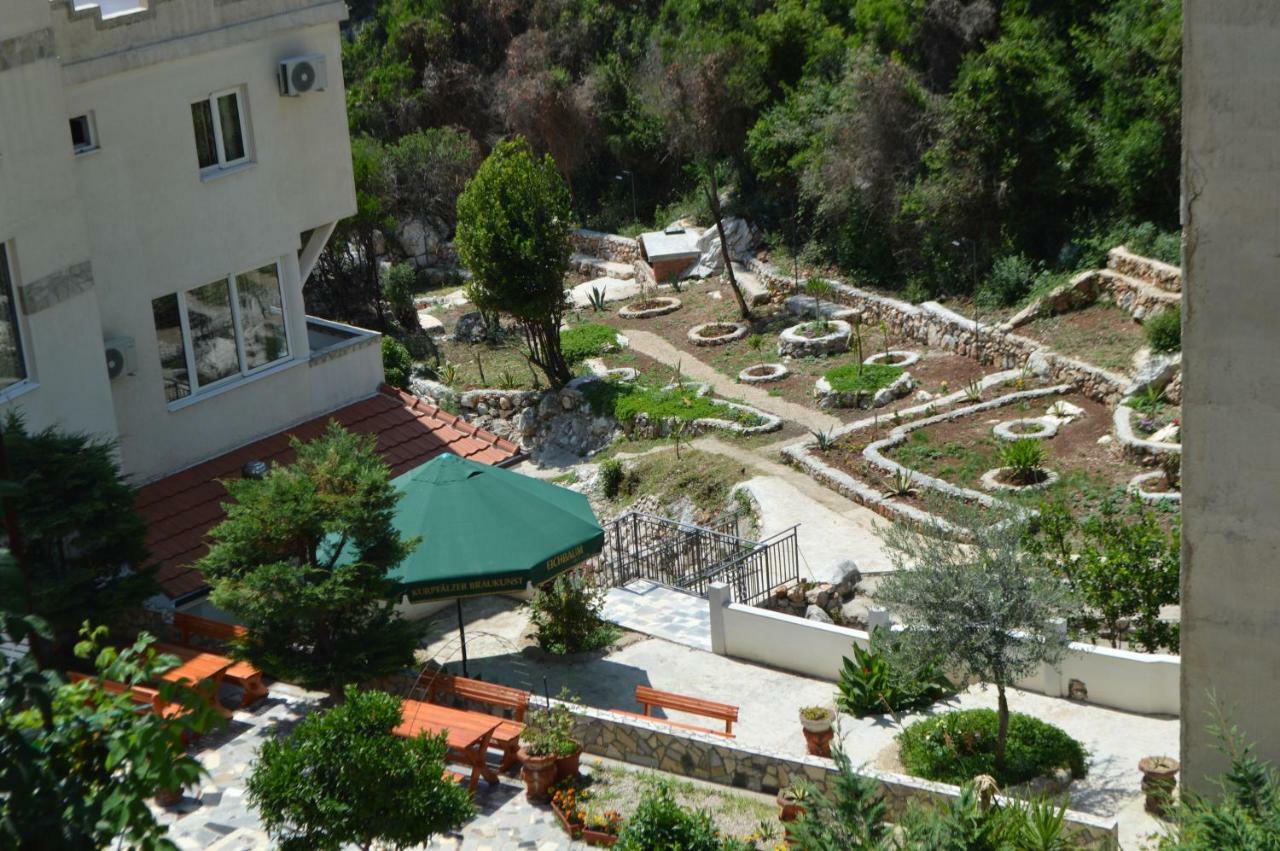 Novalic Hotel Dobra Voda Extérieur photo